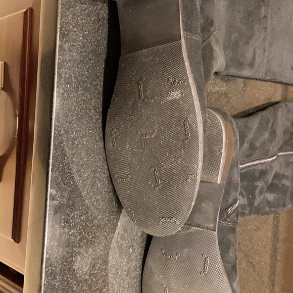 Cute and classic style Stuart Weizmann tall suede black boots size 10 . - Picture 7 of 7